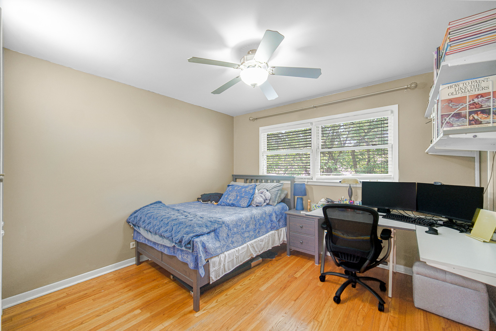 1105 N Hemlock Lane, Mount Prospect, IL 60056