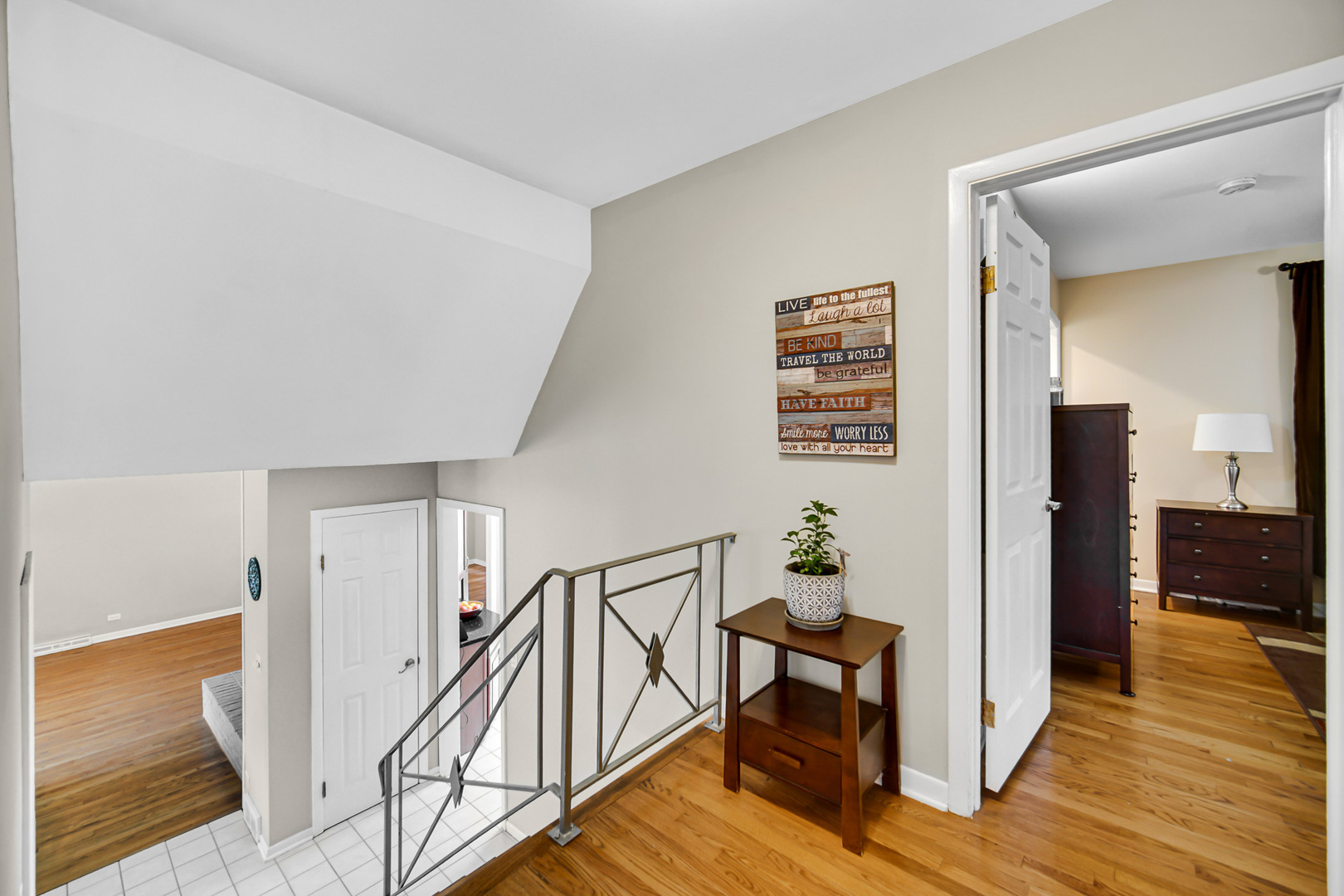 1105 N Hemlock Lane, Mount Prospect, IL 60056