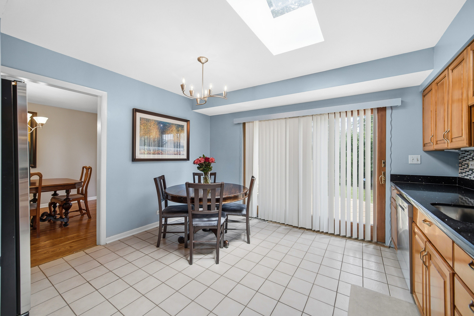 1105 N Hemlock Lane, Mount Prospect, IL 60056