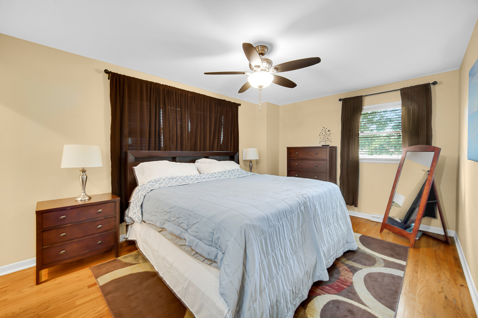 1105 N Hemlock Lane, Mount Prospect, IL 60056