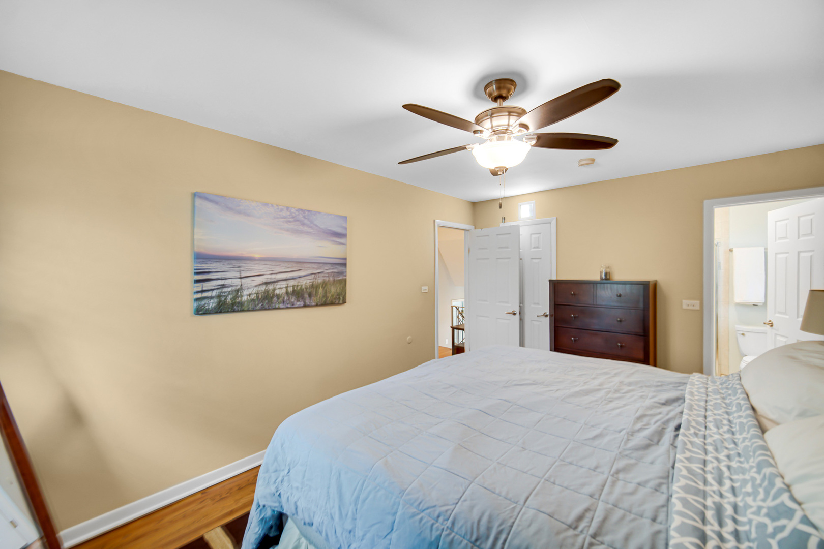1105 N Hemlock Lane, Mount Prospect, IL 60056