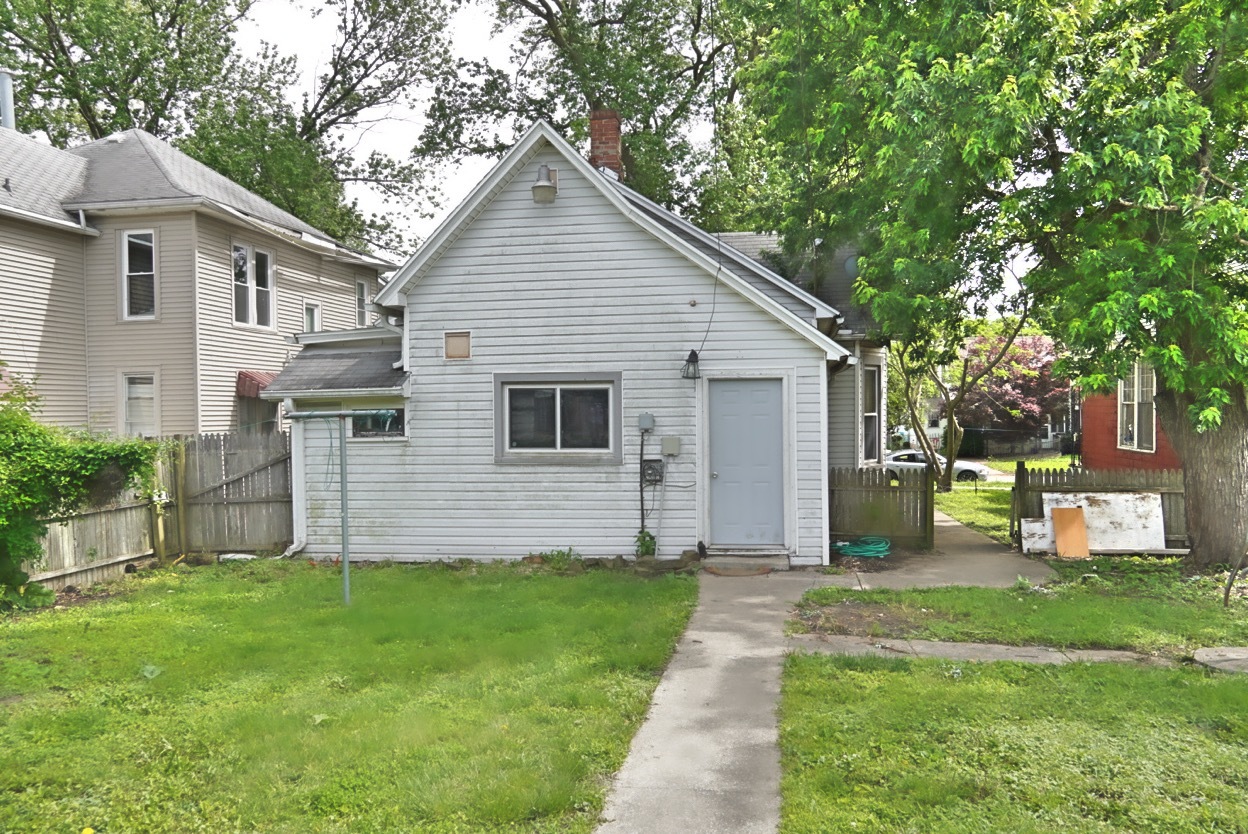 1412 Edgar Avenue, Mattoon, IL 61938