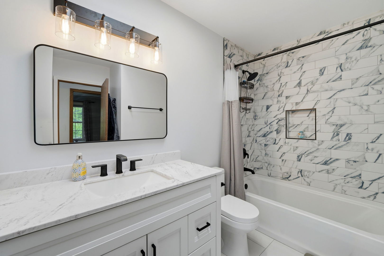 3128 Portland Court, Aurora, IL 60504