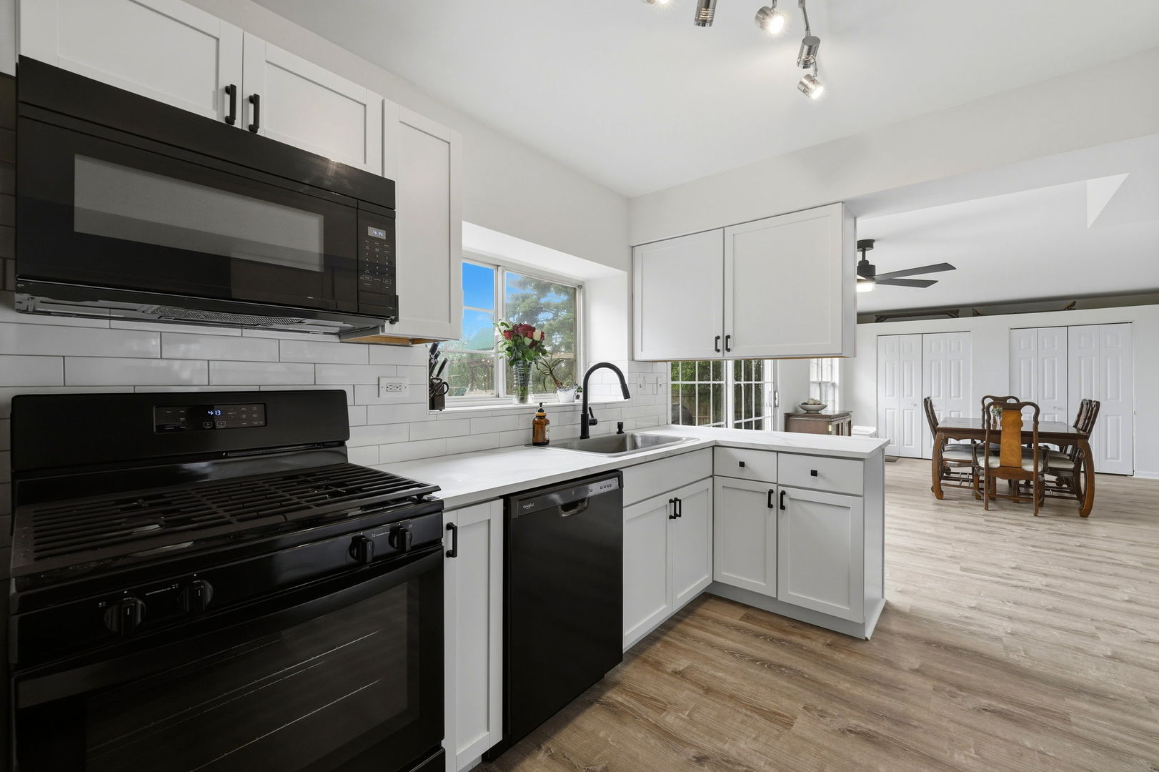 3128 Portland Court, Aurora, IL 60504