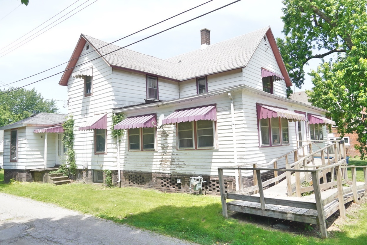 313 N 5th Street, Watseka, IL 60970