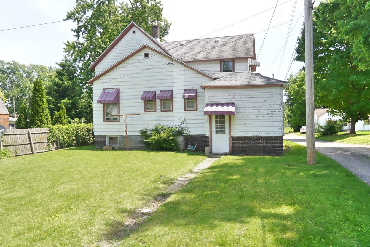 313 N 5th Street, Watseka, IL 60970