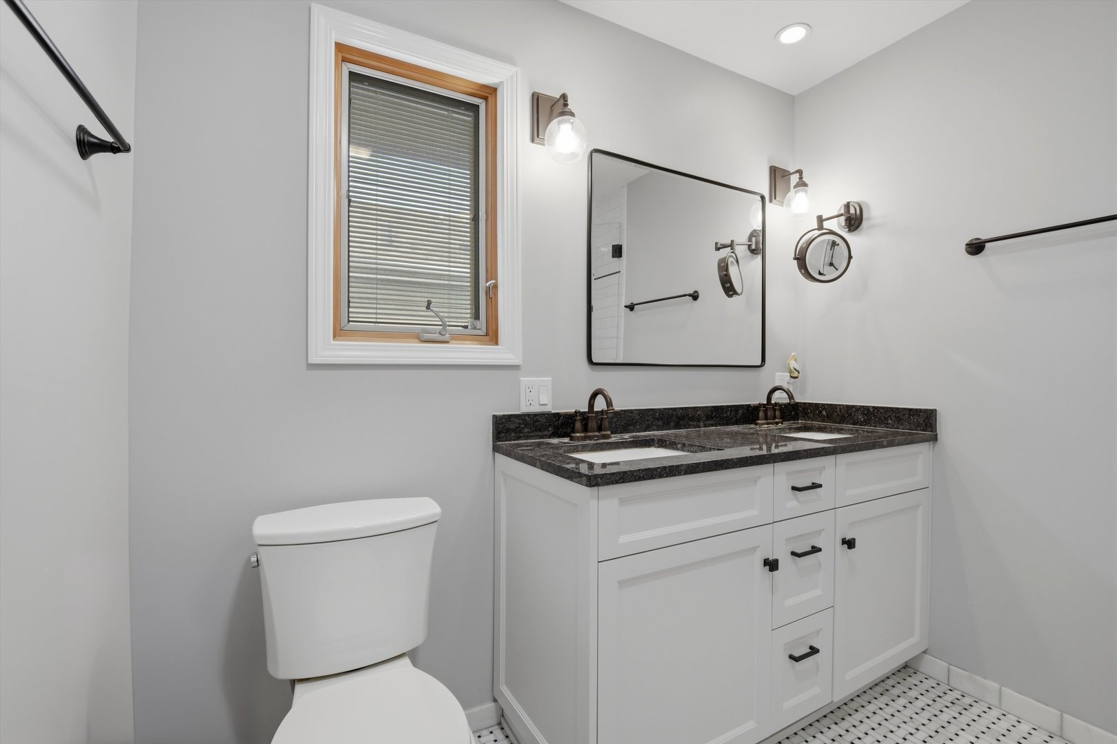 822 S Chester Avenue, Park Ridge, IL 60068