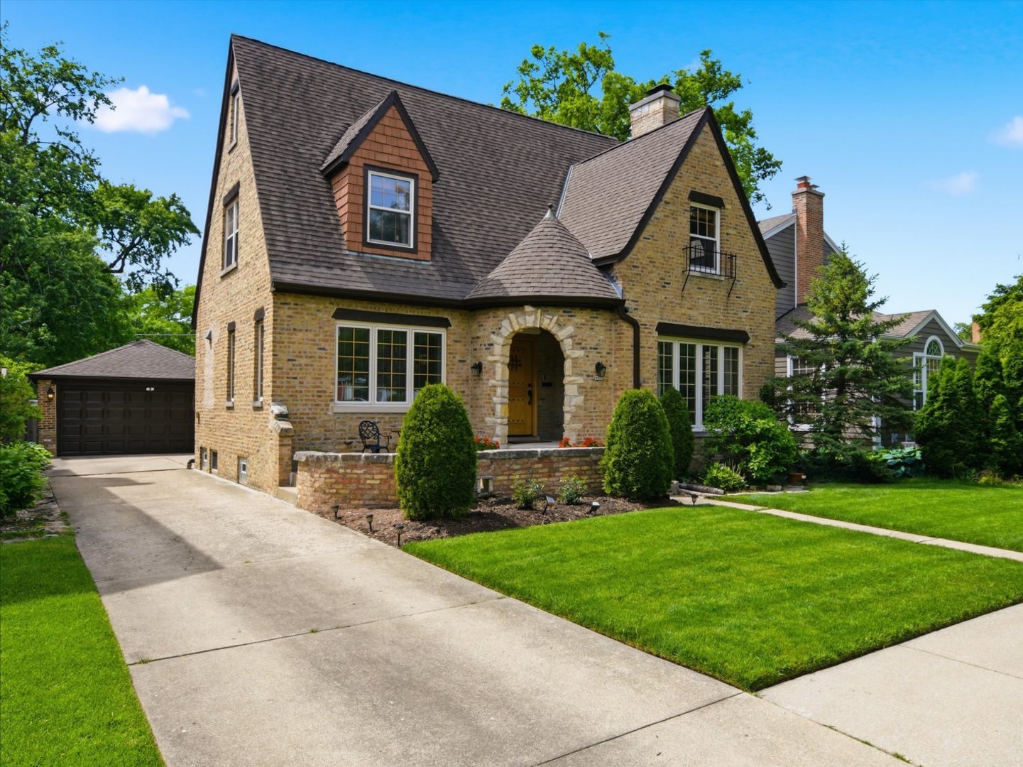 822 S Chester Avenue, Park Ridge, IL 60068