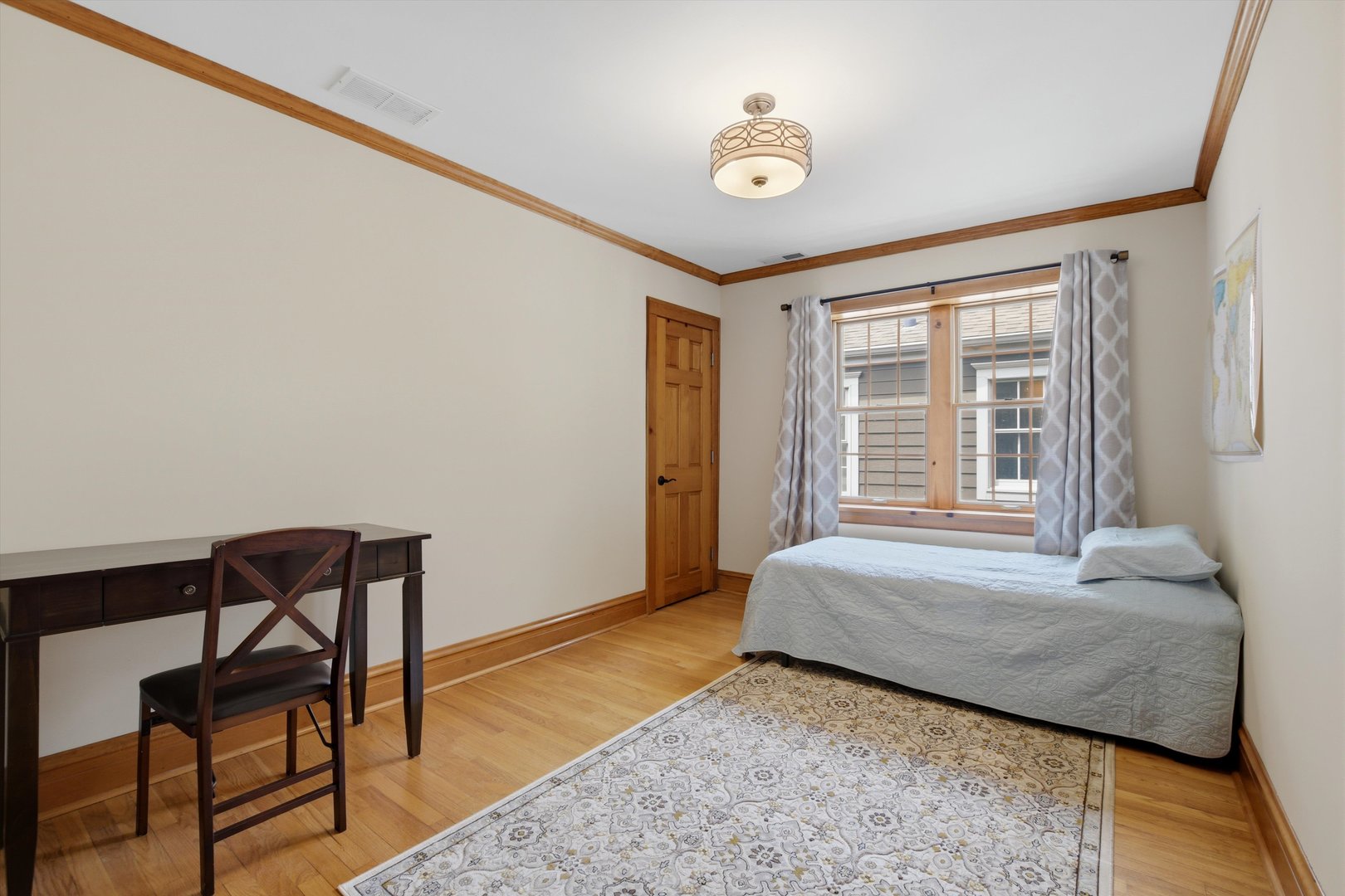 822 S Chester Avenue, Park Ridge, IL 60068