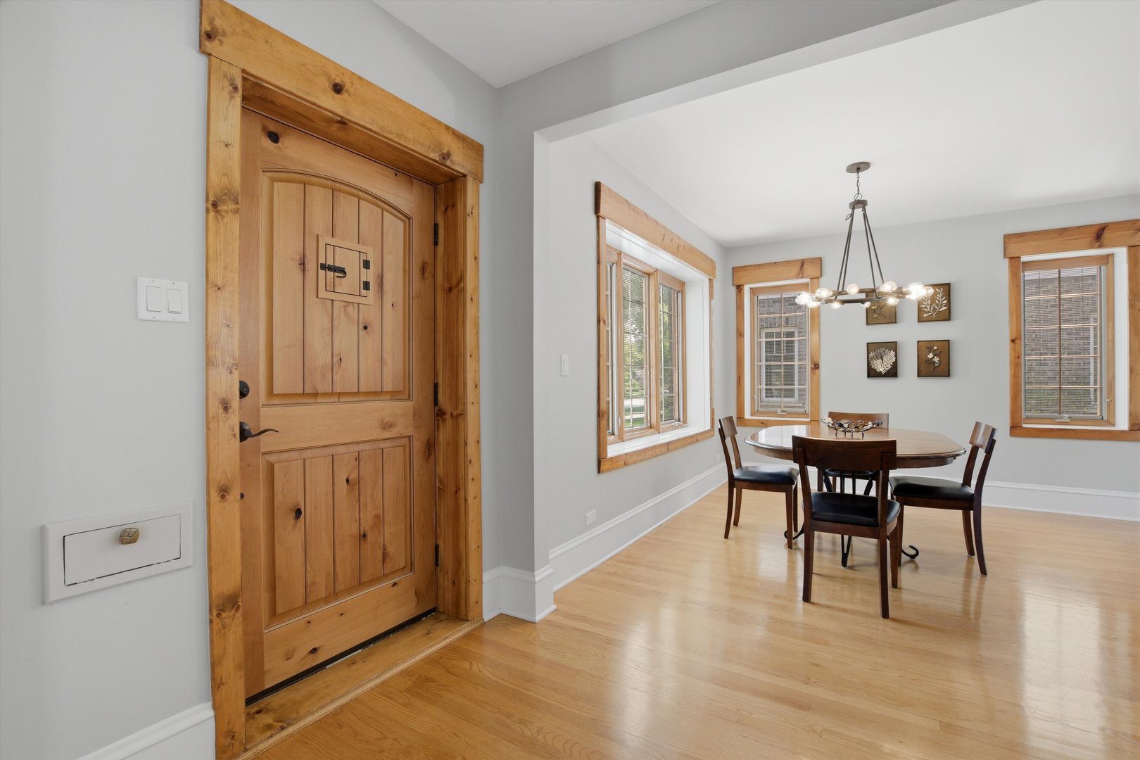 822 S Chester Avenue, Park Ridge, IL 60068