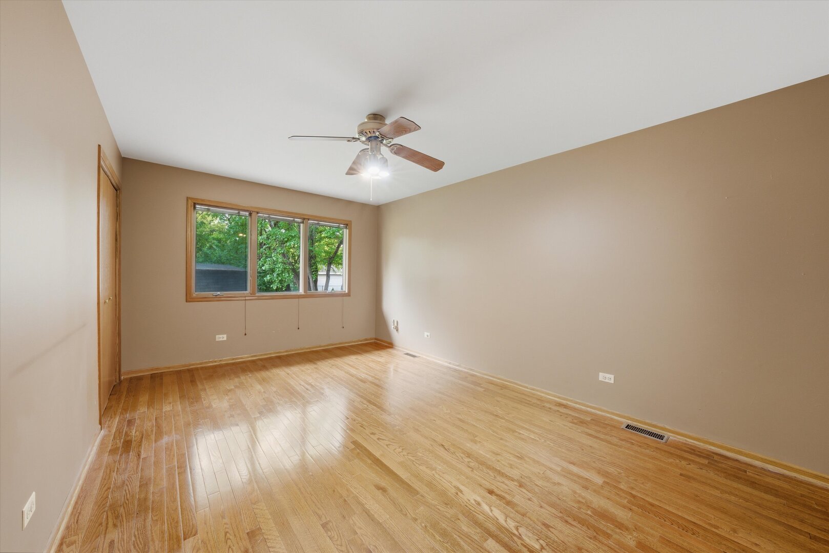 16713 Ridgeland Avenue, Tinley Park, IL 60477