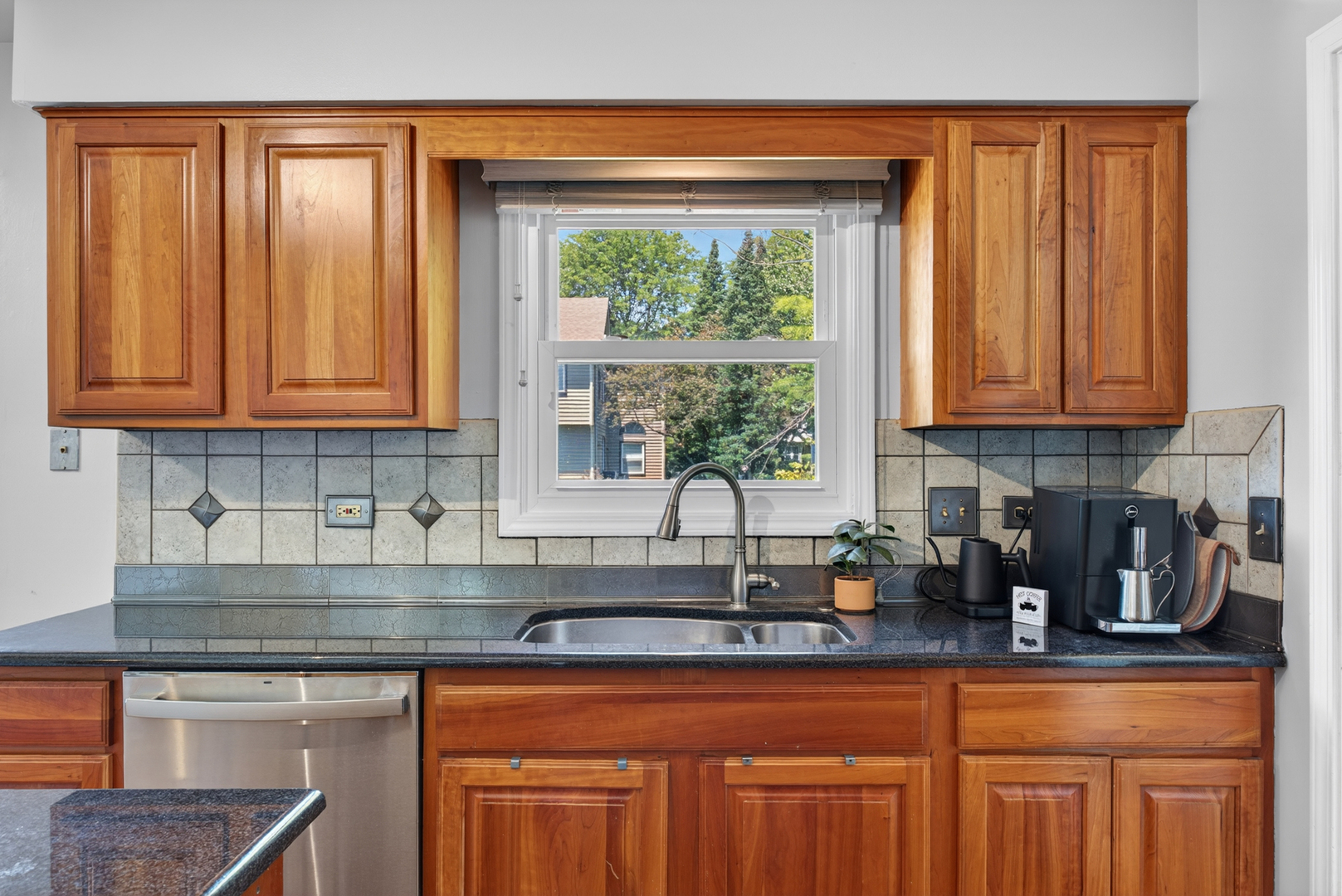 1205 Ardmore Drive, Naperville, IL 60540