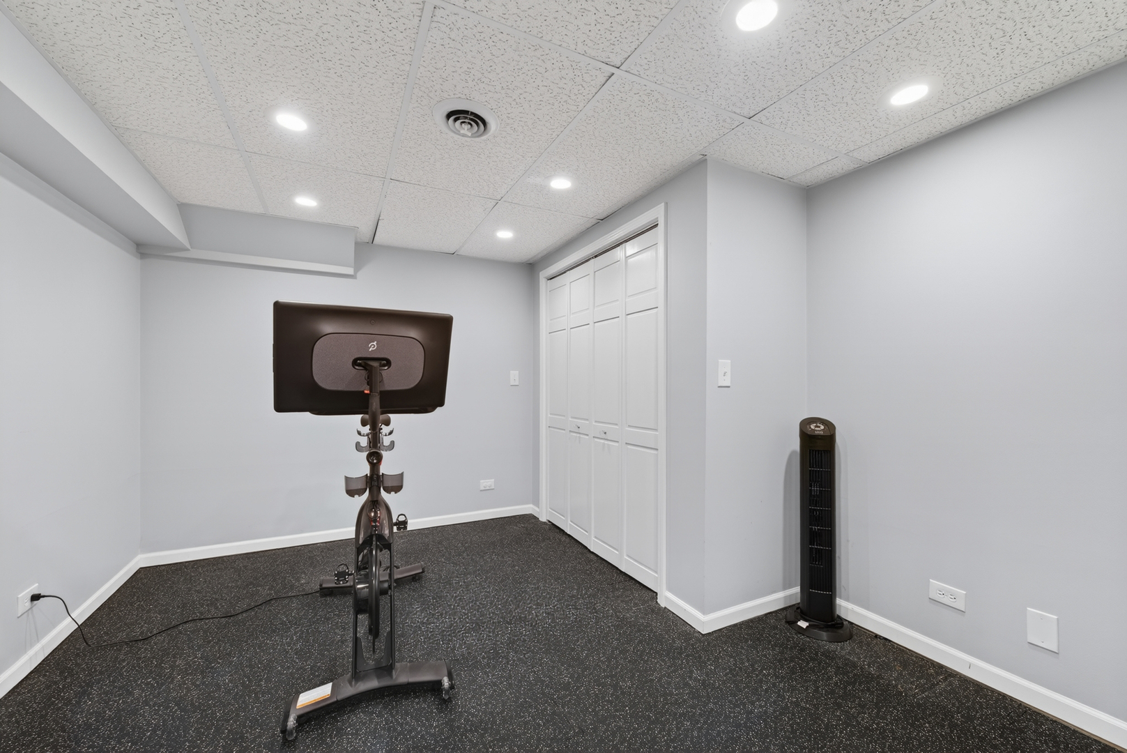 1205 Ardmore Drive, Naperville, IL 60540