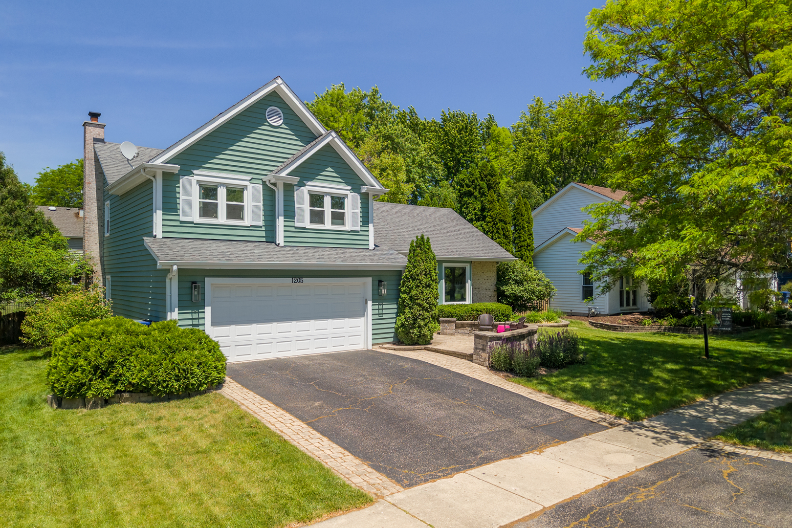1205 Ardmore Drive, Naperville, IL 60540