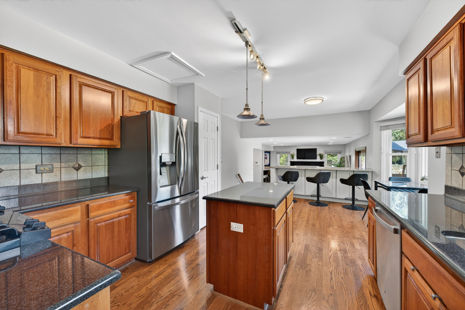 1205 Ardmore Drive, Naperville, IL 60540