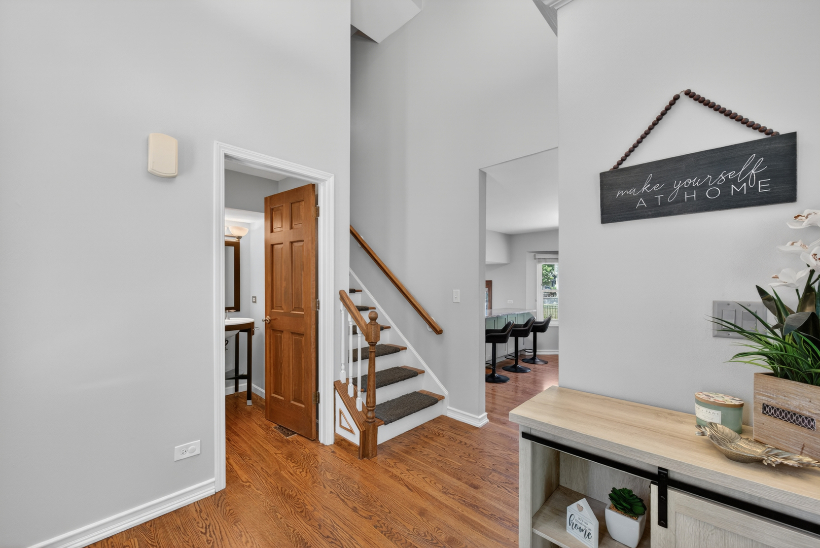 1205 Ardmore Drive, Naperville, IL 60540