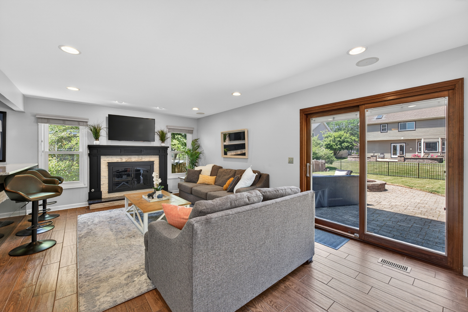1205 Ardmore Drive, Naperville, IL 60540
