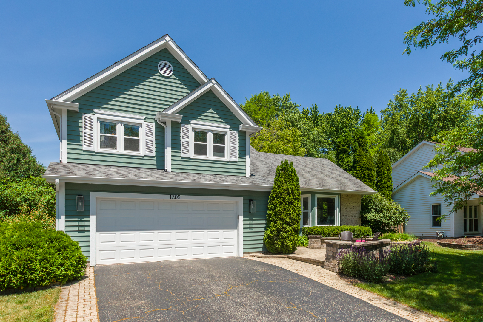 1205 Ardmore Drive, Naperville, IL 60540
