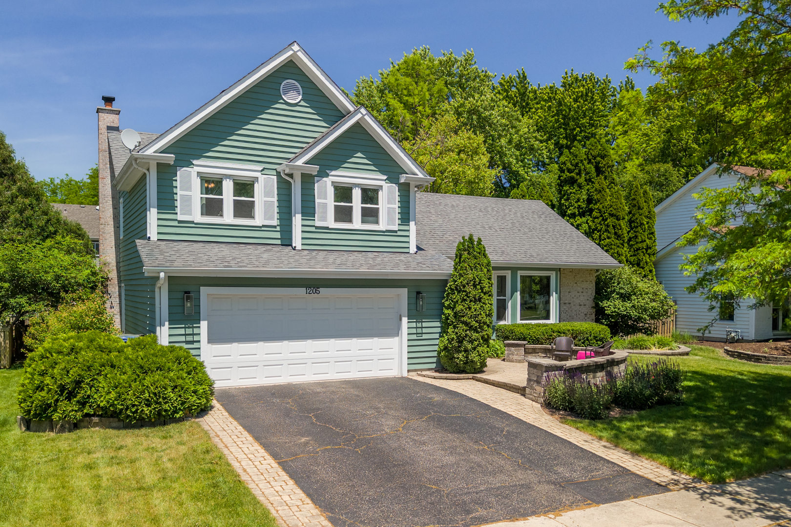 1205 Ardmore Drive, Naperville, IL 60540