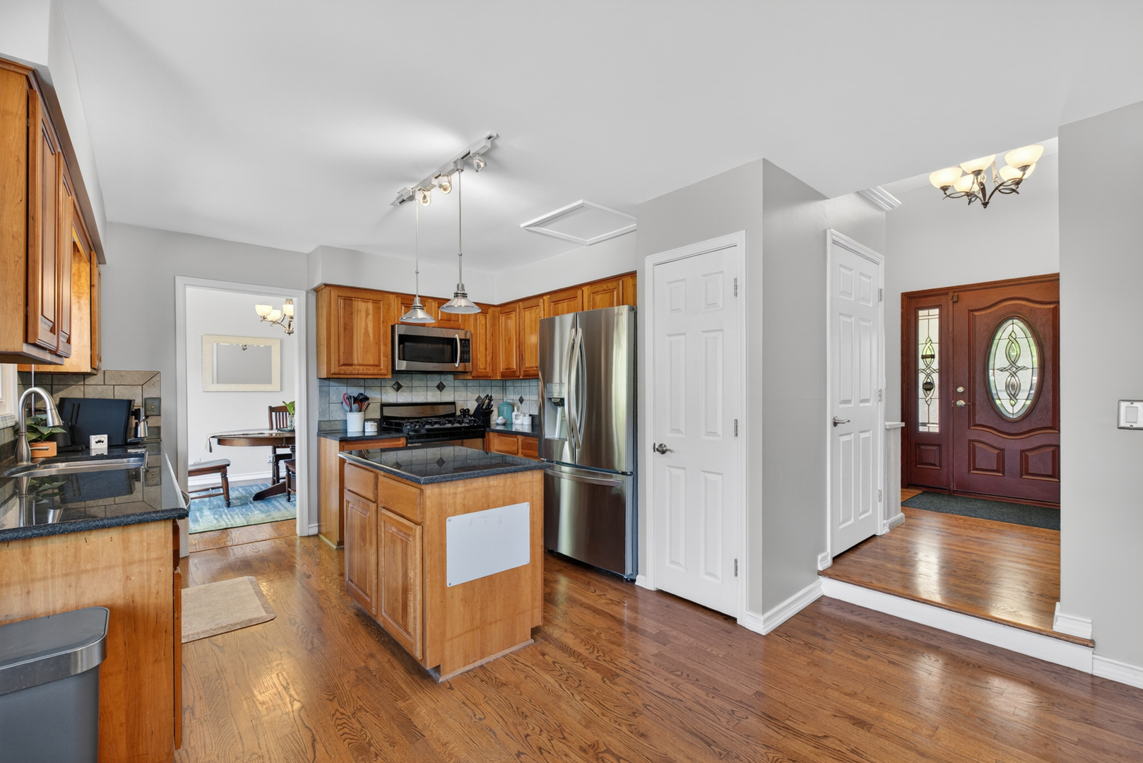 1205 Ardmore Drive, Naperville, IL 60540