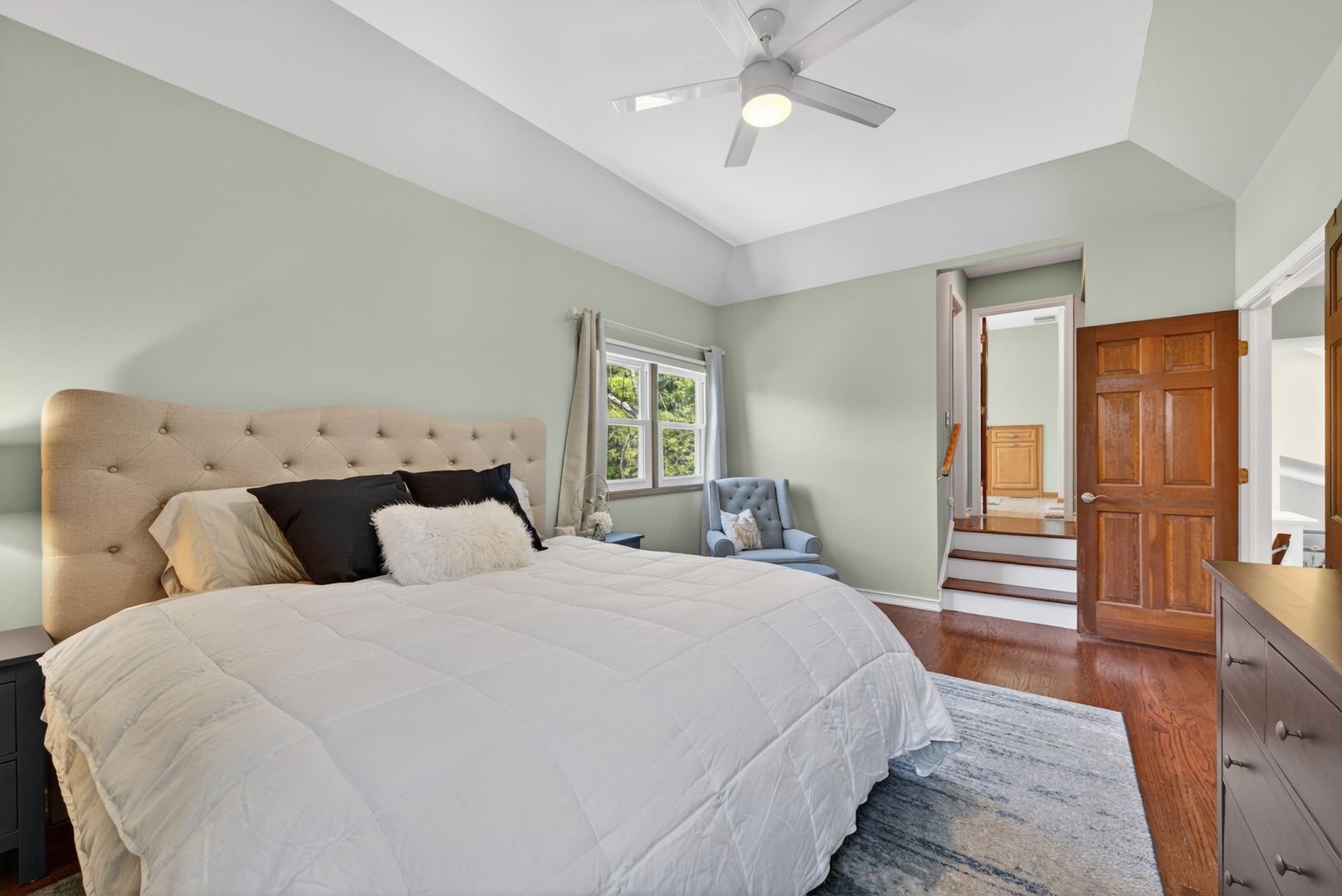 1205 Ardmore Drive, Naperville, IL 60540