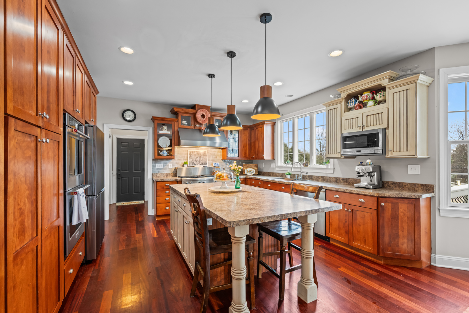 14401 Trinity Court, Woodstock, IL 60098