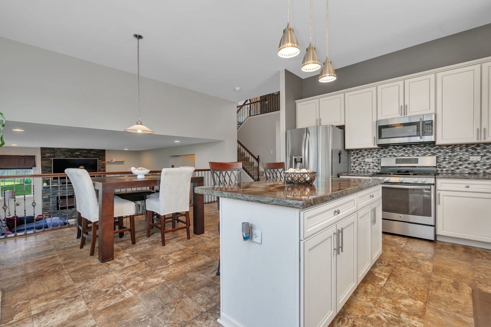 1801 Wild Rose Trail, Joliet, IL 60431
