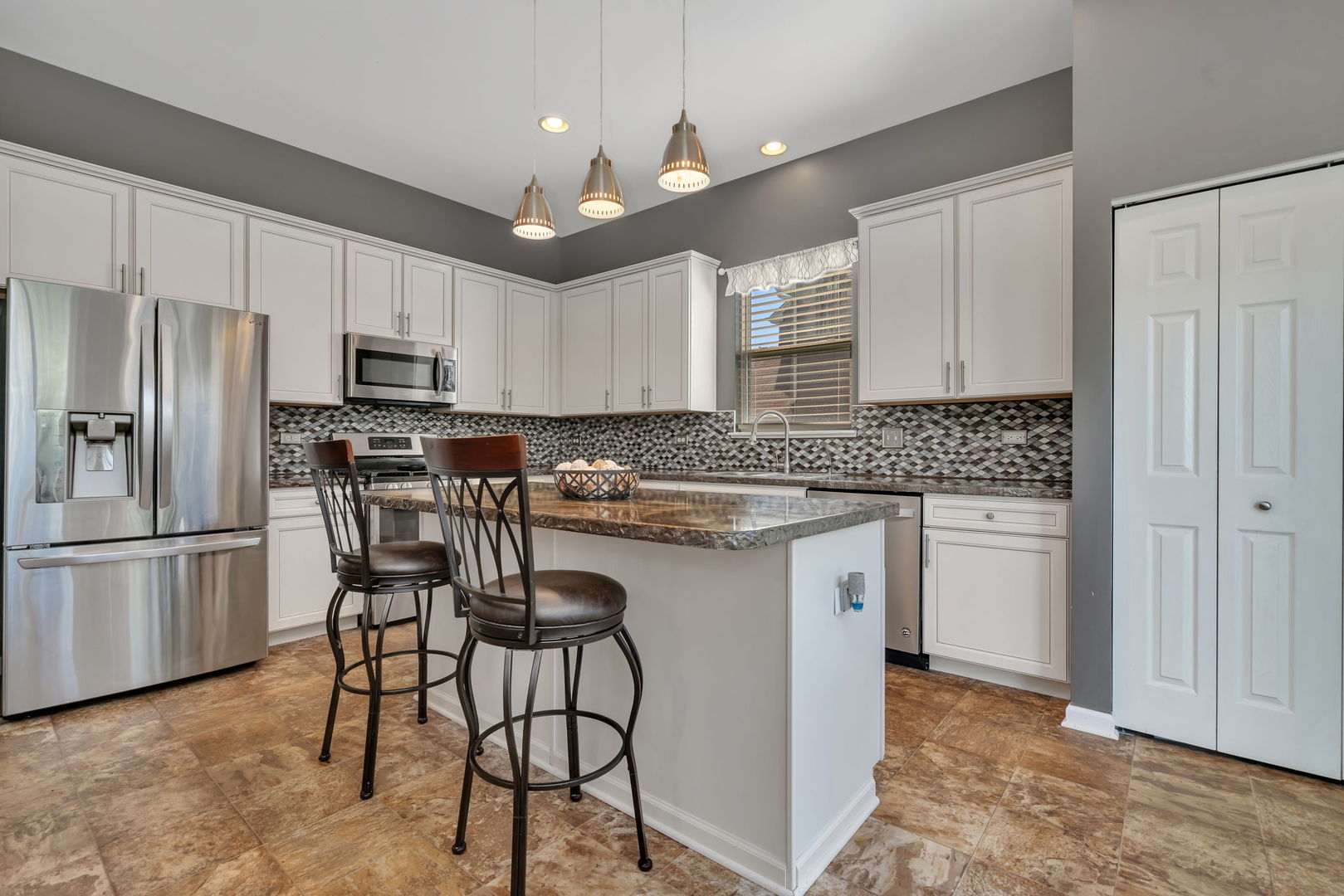 1801 Wild Rose Trail, Joliet, IL 60431