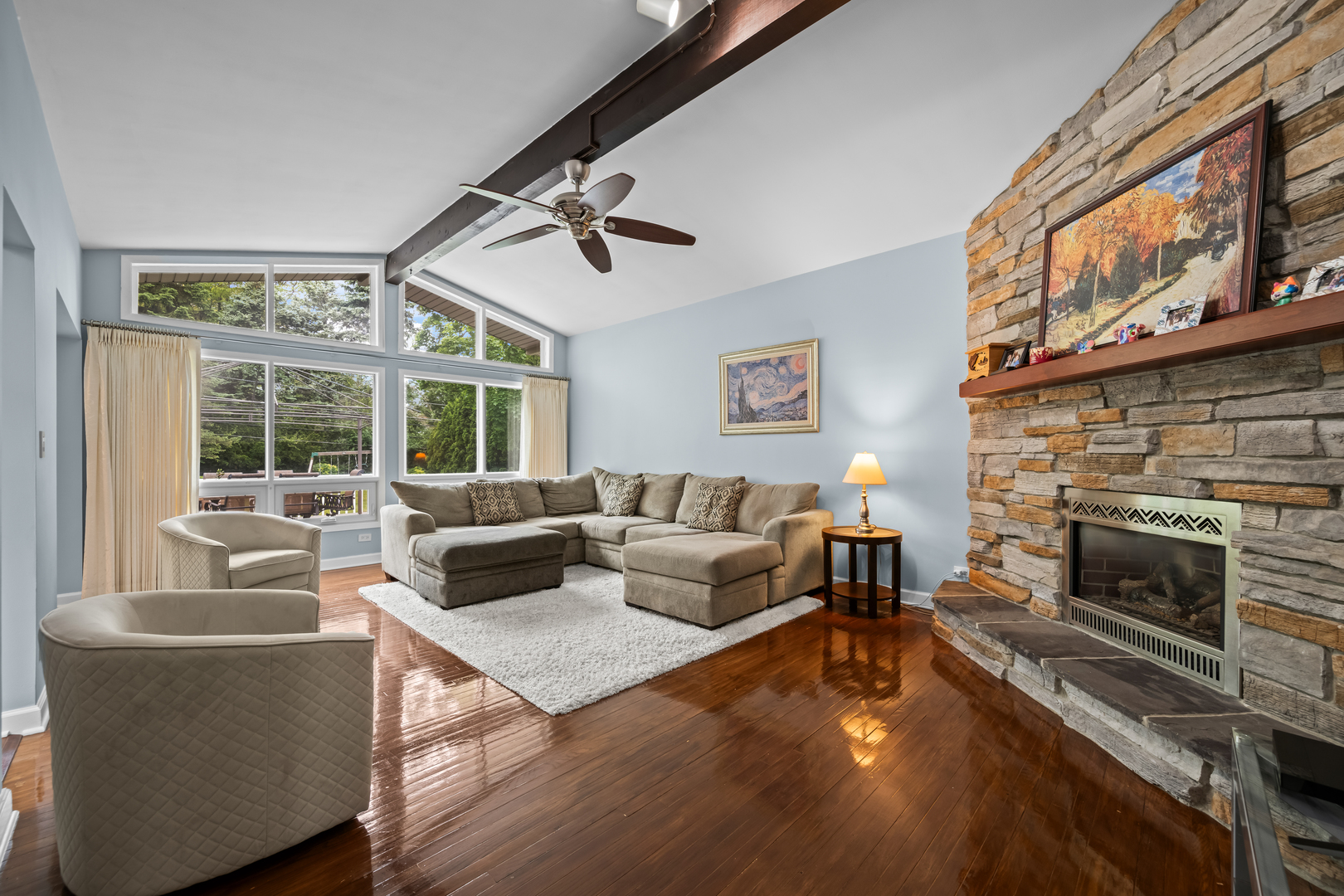 16 S Maple Lane, Prospect Heights, IL 60070