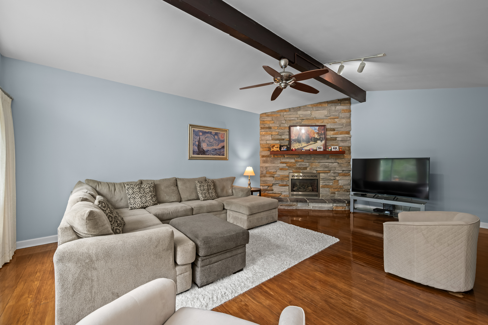 16 S Maple Lane, Prospect Heights, IL 60070