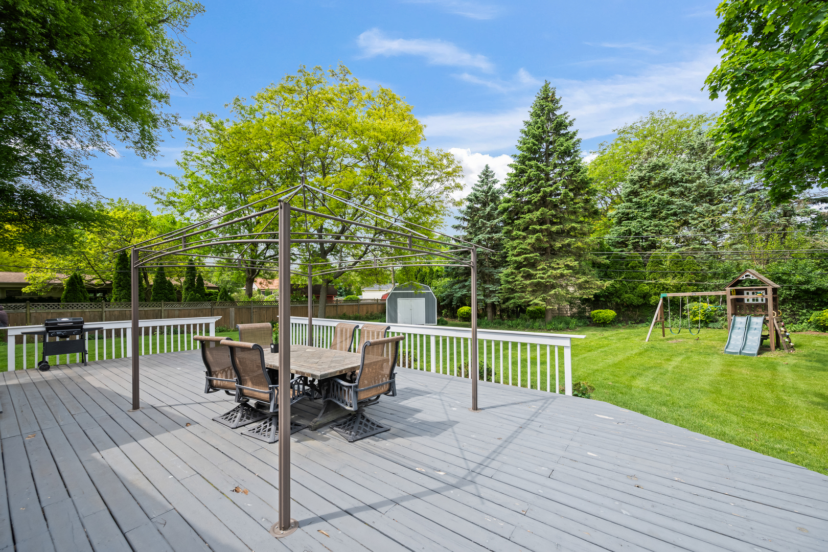 16 S Maple Lane, Prospect Heights, IL 60070