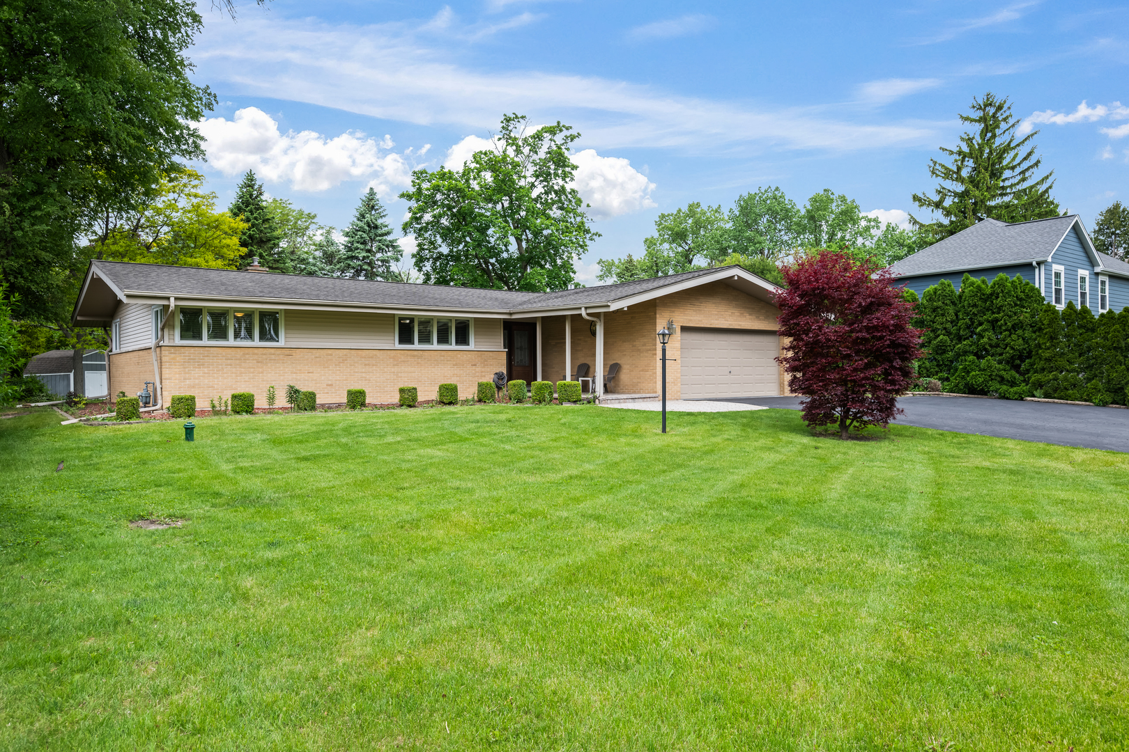 16 S Maple Lane, Prospect Heights, IL 60070
