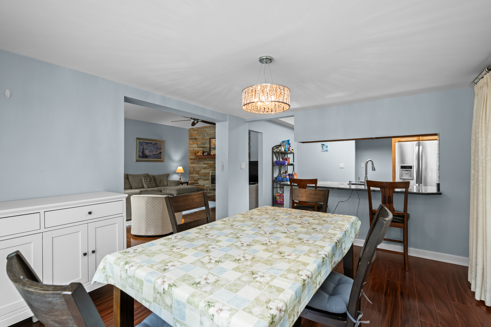16 S Maple Lane, Prospect Heights, IL 60070