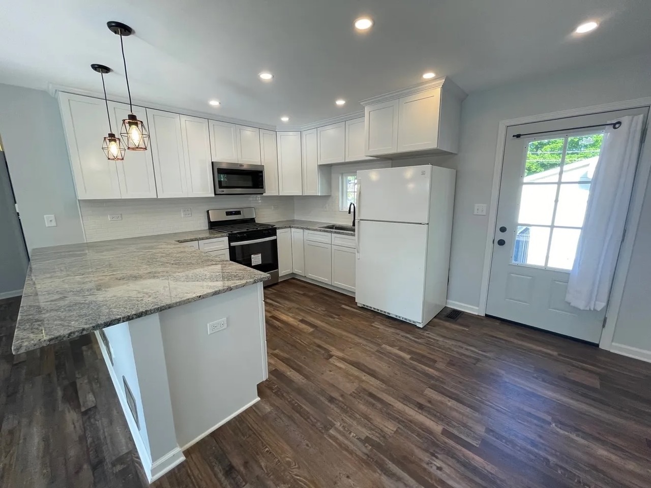 70 Walnut Court, Mundelein, IL 60060
