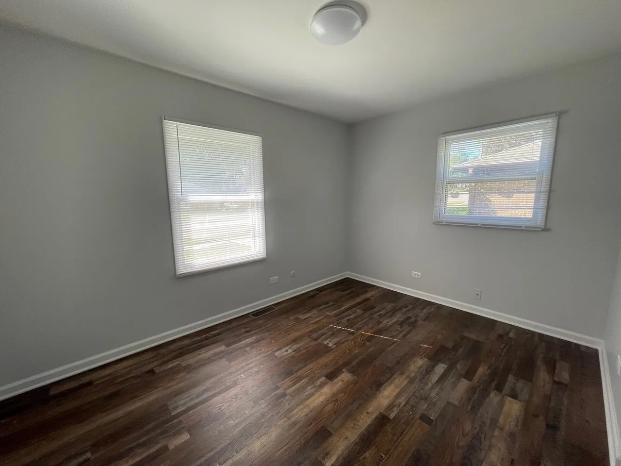 70 Walnut Court, Mundelein, IL 60060