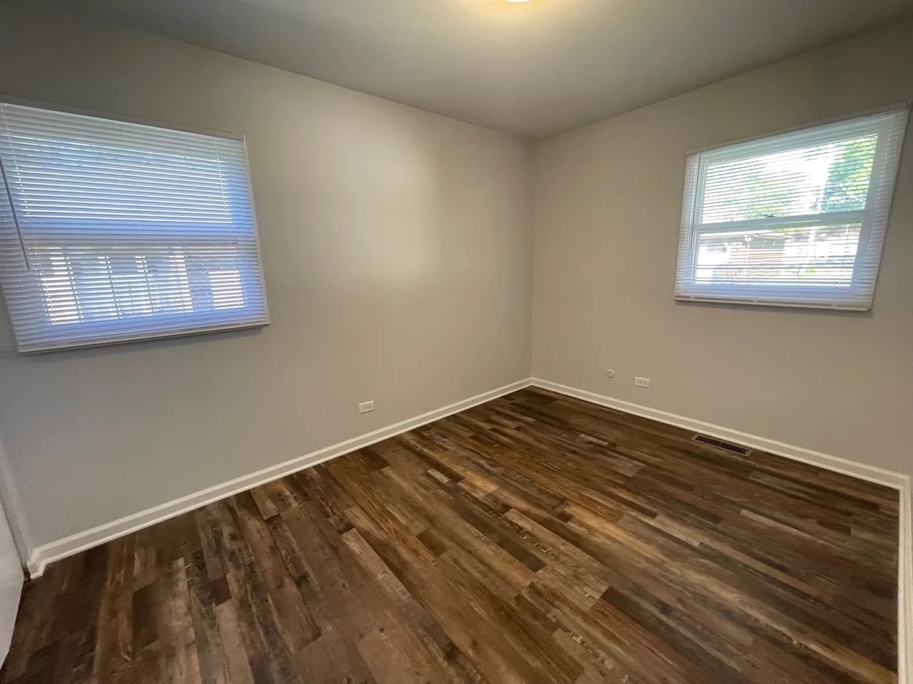70 Walnut Court, Mundelein, IL 60060