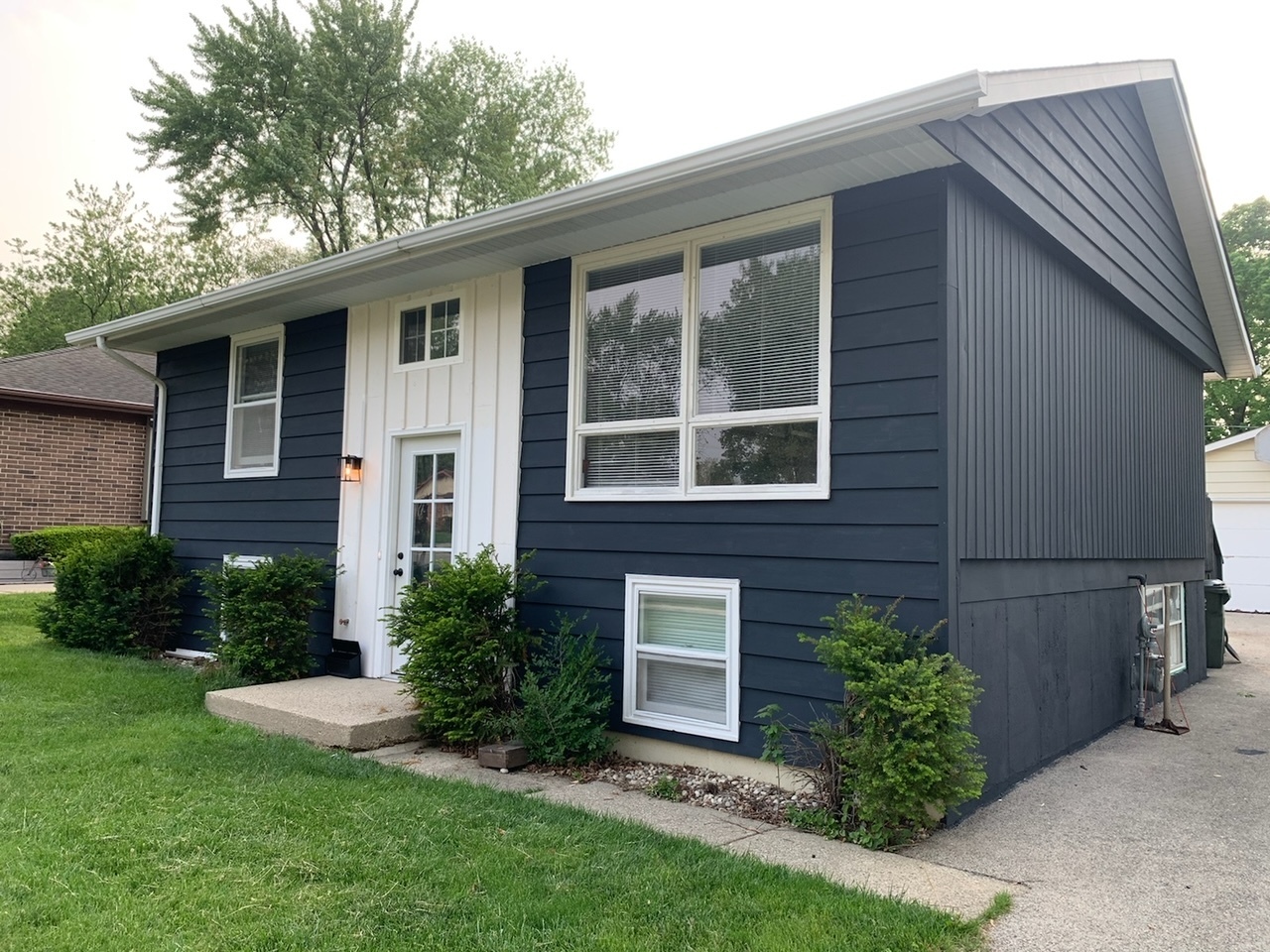 70 Walnut Court, Mundelein, IL 60060