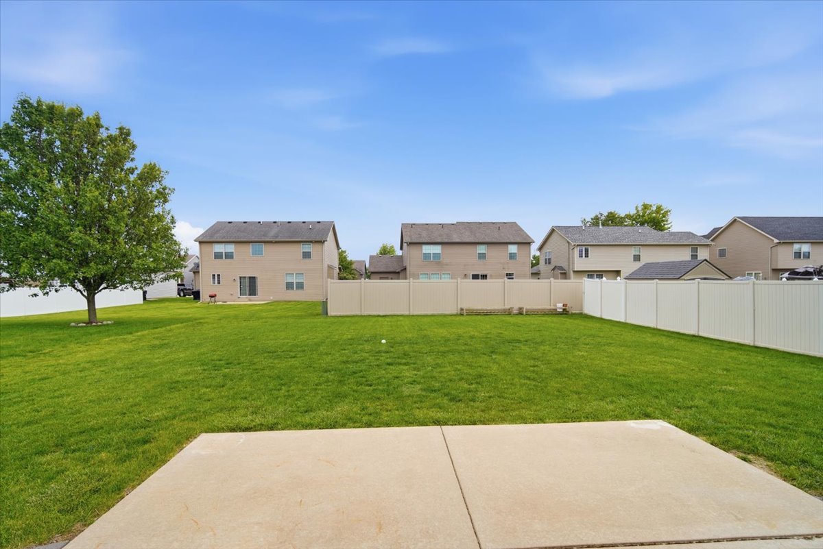 74 Dry Sage Circle, Bloomington, IL 61705