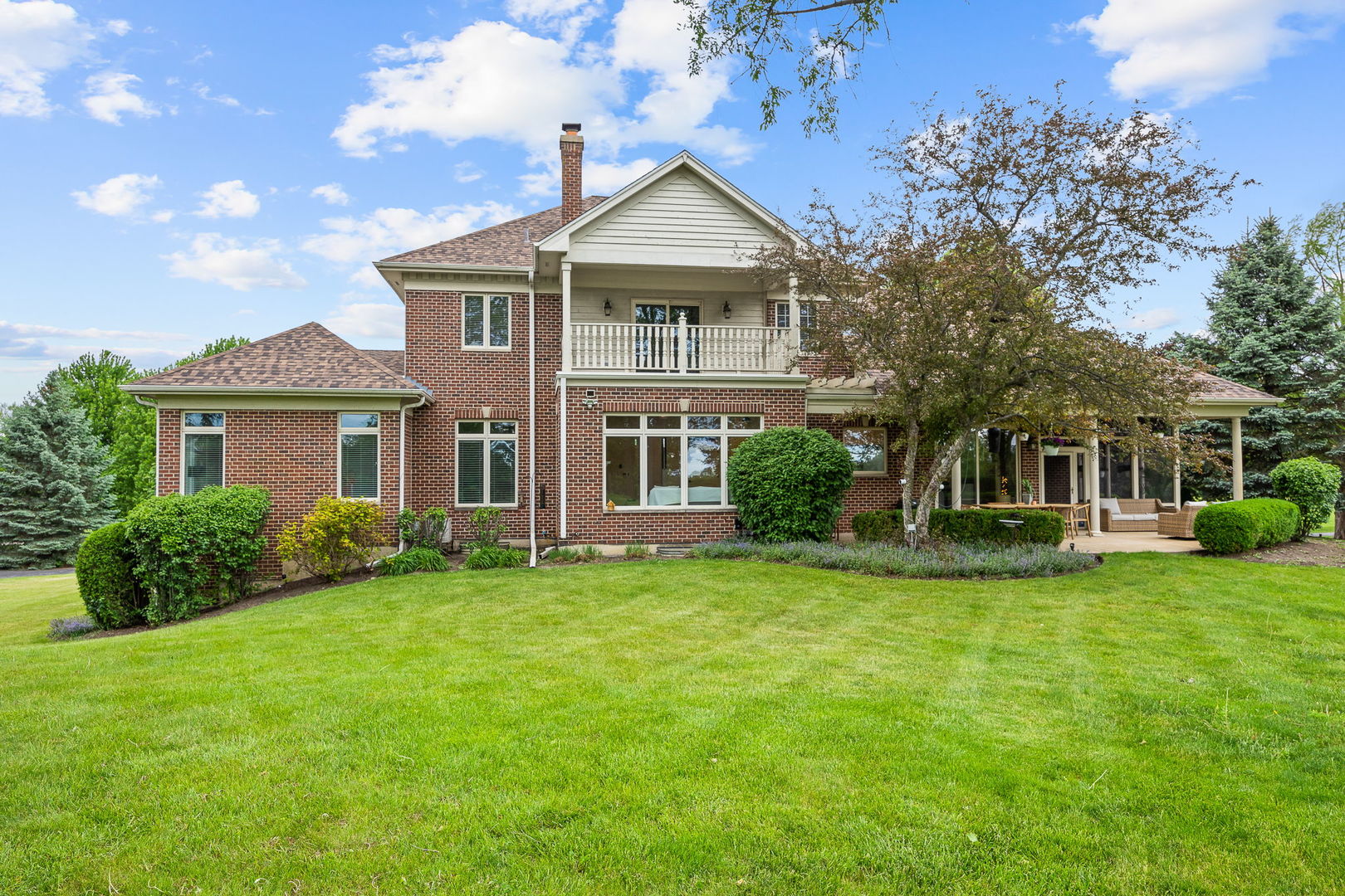 10N767 Newport Court, Elgin, IL 60124