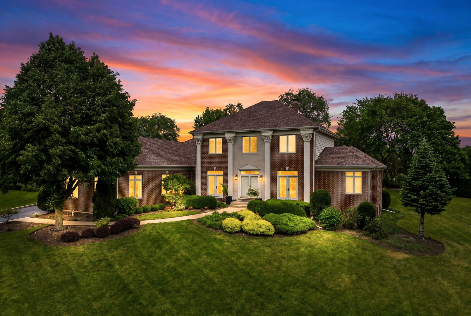 10N767 Newport Court, Elgin, IL 60124