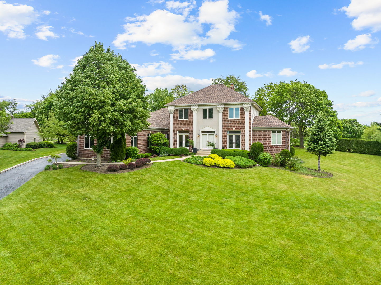 10N767 Newport Court, Elgin, IL 60124