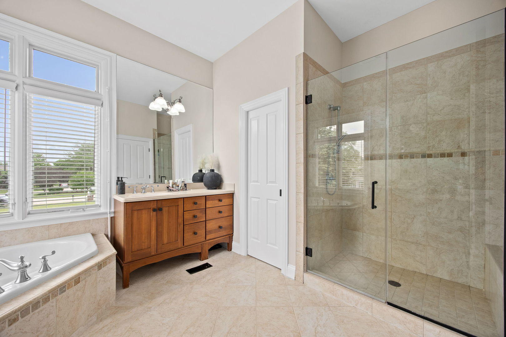 10N767 Newport Court, Elgin, IL 60124