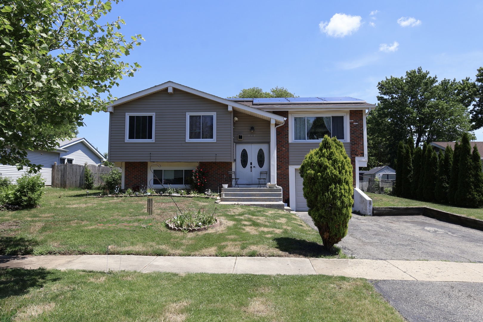 212 Lexington Drive, Bolingbrook, IL 60440