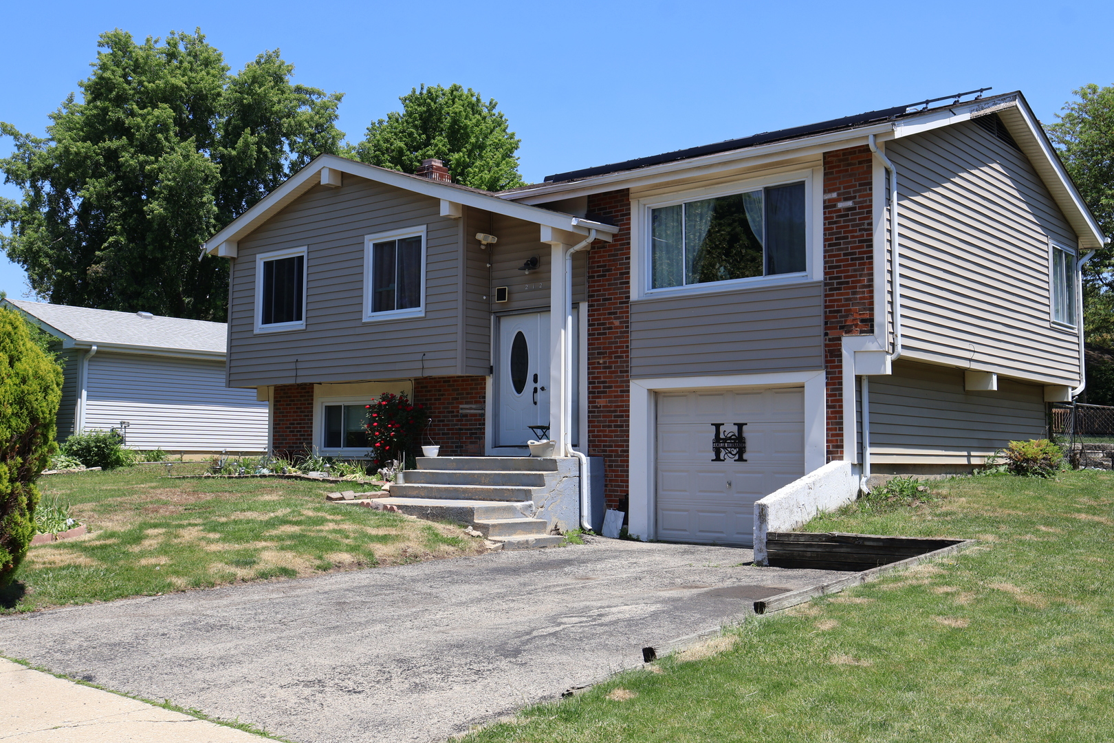 212 Lexington Drive, Bolingbrook, IL 60440