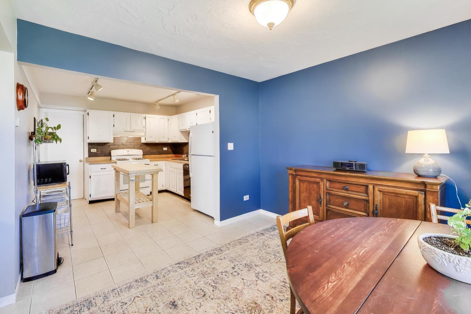244 Coventry Court, Bloomingdale, IL 60108