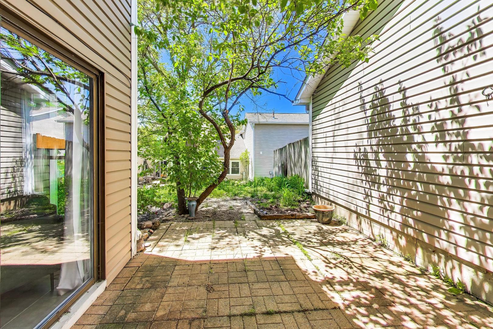 244 Coventry Court, Bloomingdale, IL 60108