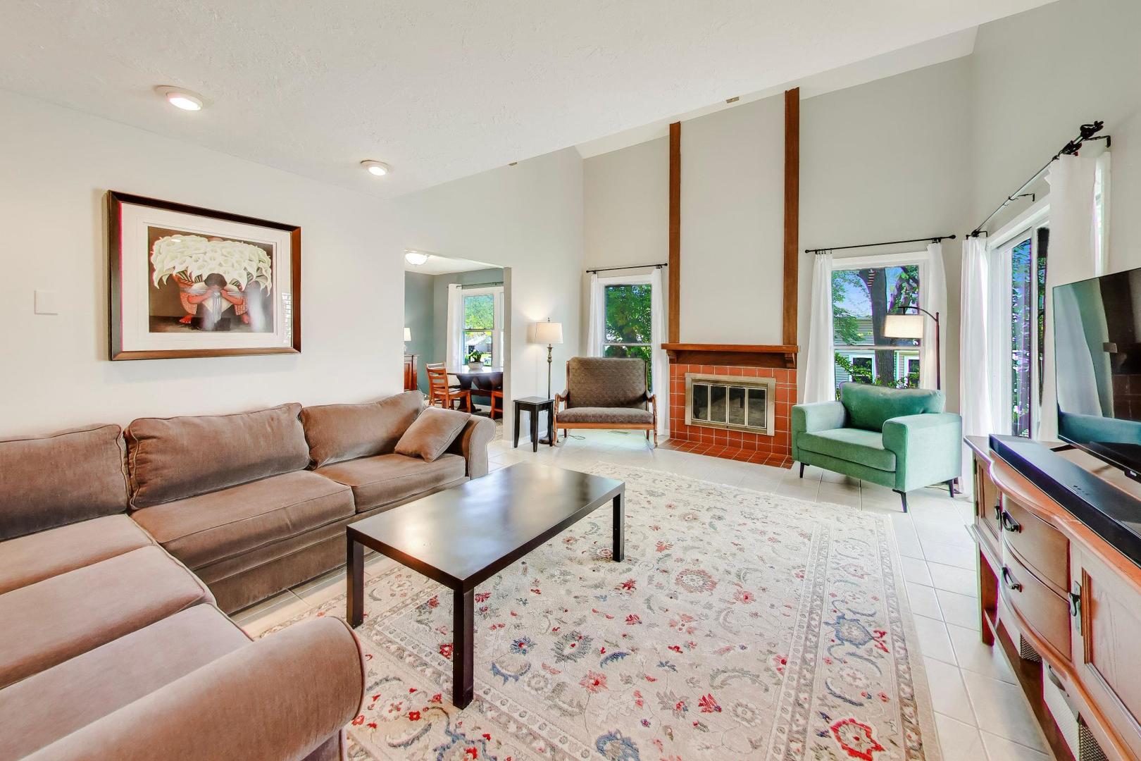 244 Coventry Court, Bloomingdale, IL 60108