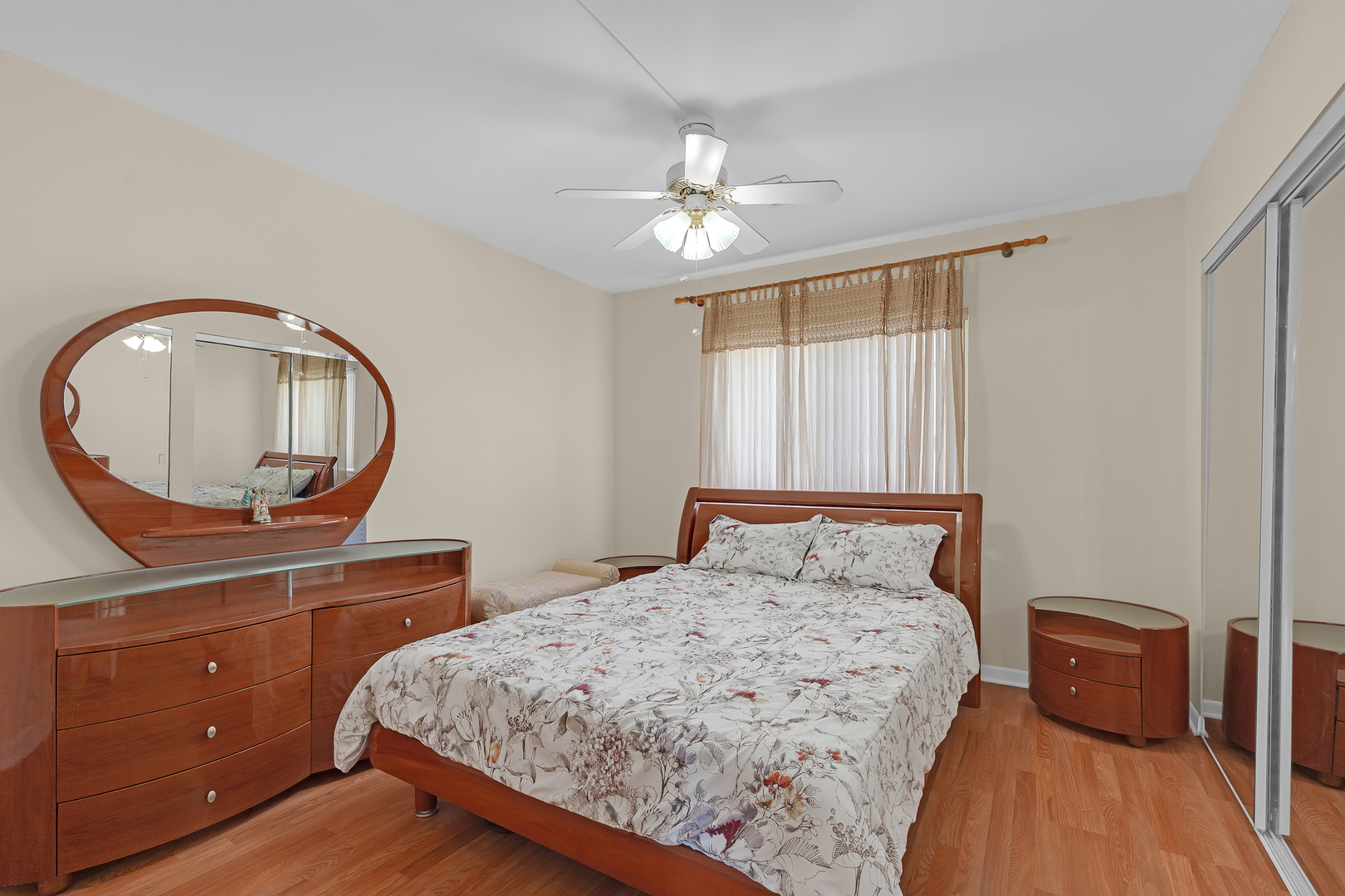 9480 Bay Colony Drive #2N, Des Plaines, IL 60016