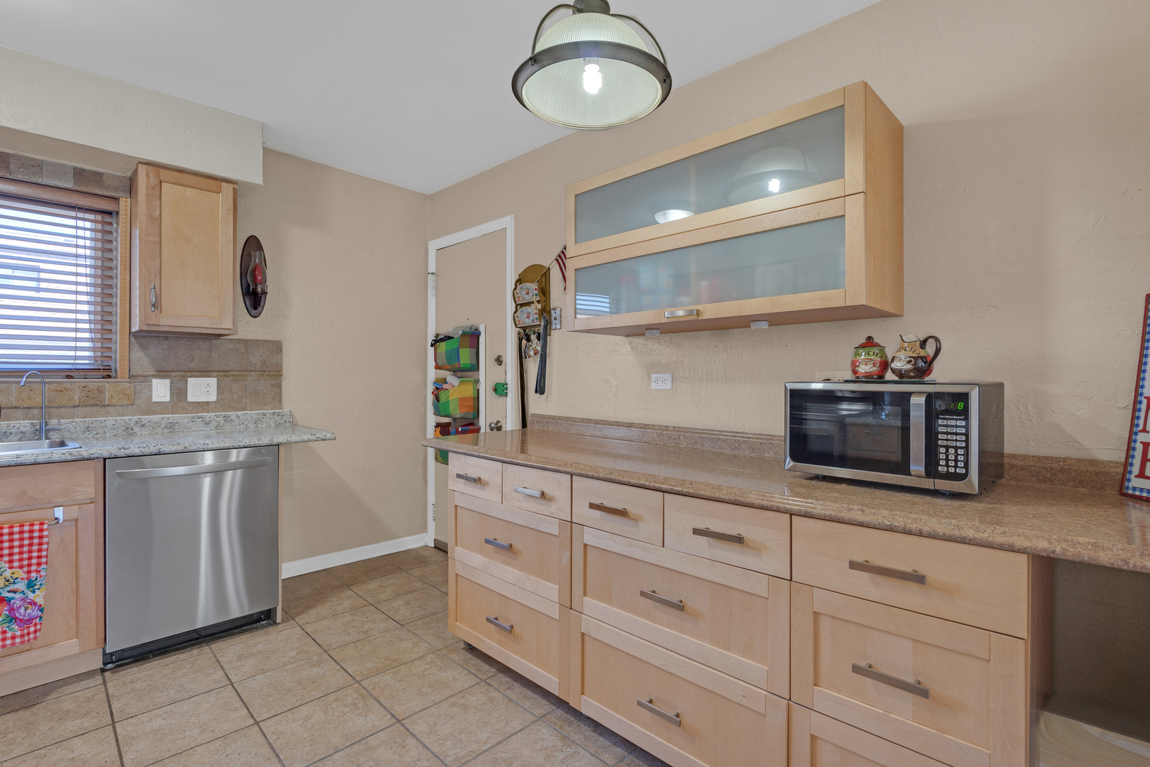 9480 Bay Colony Drive #2N, Des Plaines, IL 60016