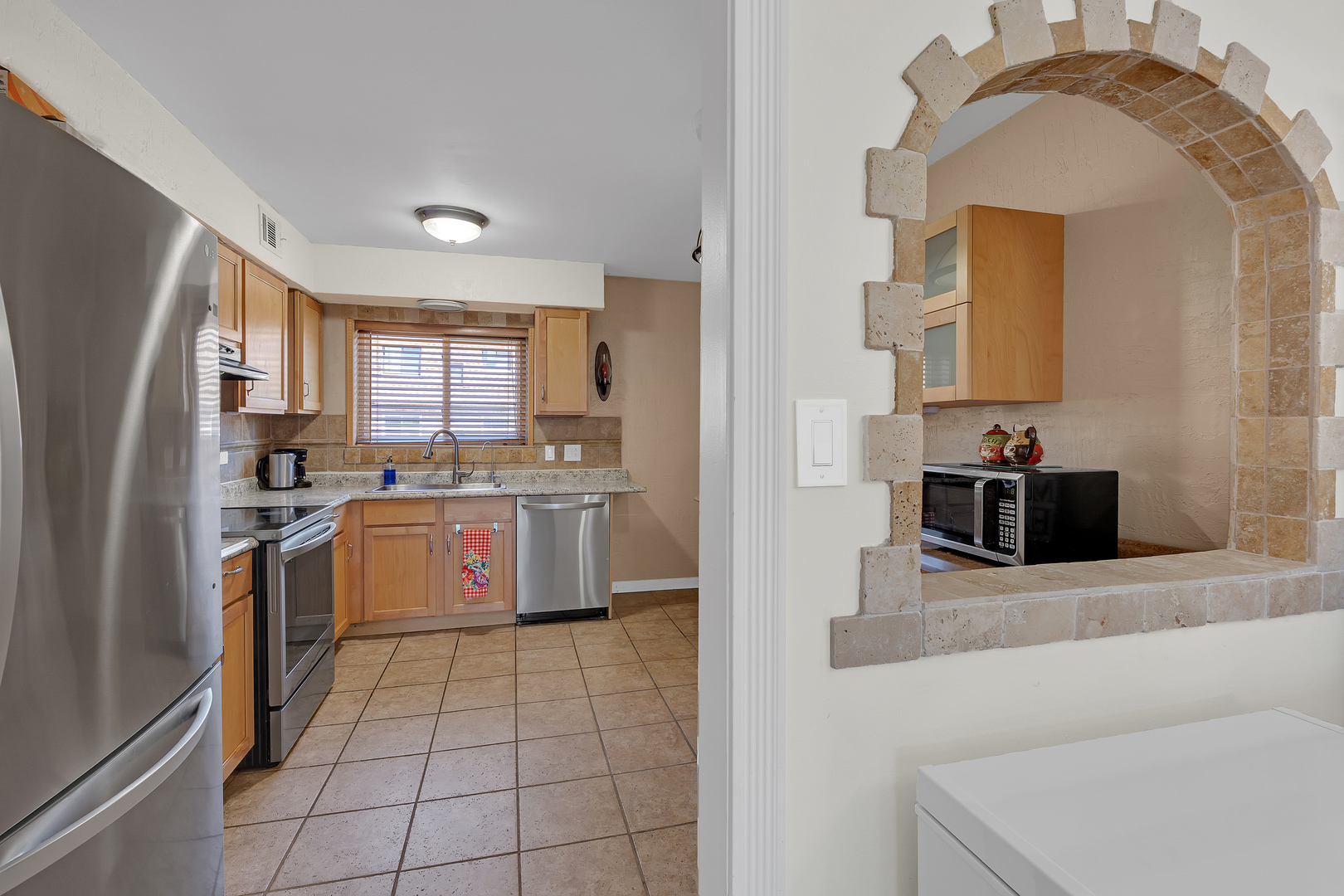 9480 Bay Colony Drive #2N, Des Plaines, IL 60016